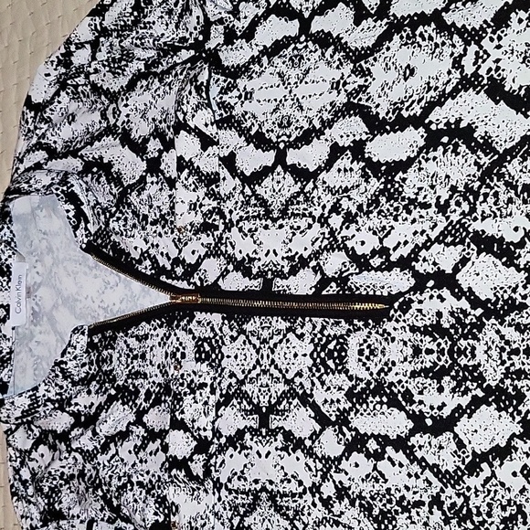 Nwot Calvin Klien Snake Print Soft Strecty Zipper Front Faux Pockets Size Large - Picture 7 of 8